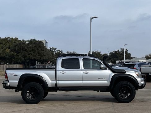 Used 2011 Toyota Tacoma 4x4 Double Cab image 3
