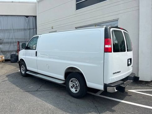 Used 2025 GMC Savana 2500 w/ Driver Convenience Package RWD image 3
