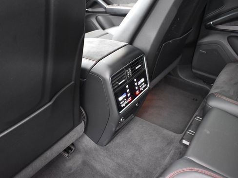 Used 2023 Porsche Cayenne GTS image 27