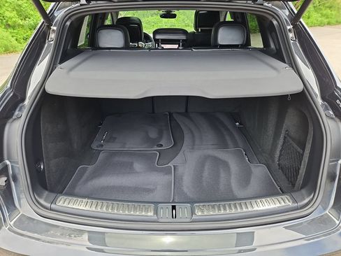 Certified 2026 Porsche Macan AWD/4WD image 38