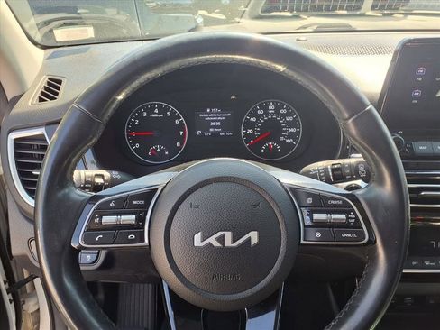 Used 2022 Kia Seltos EX AWD/4WD image 17