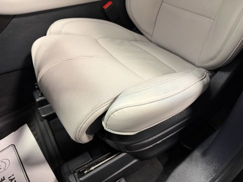 Used 2025 Lincoln Aviator Reserve w/ Equipment Group 201A image 19