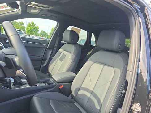 Used 2022 Audi Q3 2.0T Premium w/ Convenience Package AWD/4WD image 15