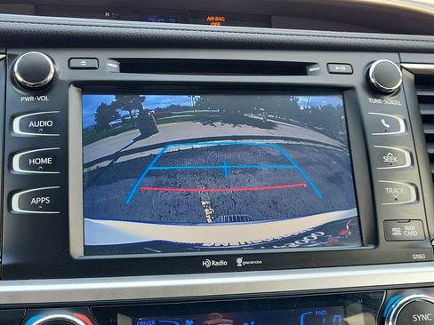 Used 2015 Toyota Highlander XLE AWD/4WD image 20