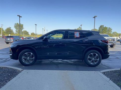 Used 2023 Chevrolet Blazer LT w/ Driver Confidence Package image 4