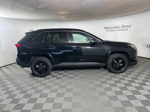 Used 2021 Toyota RAV4 XLE w/ Convenience Package FWD image 8