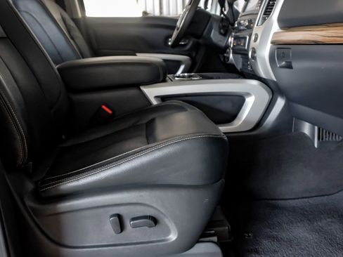 Used 2017 Nissan Titan SL AWD/4WD image 32