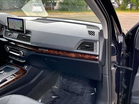 Used 2018 Audi Q5 2.0T Premium Plus w/ Premium Plus Package AWD/4WD image 19