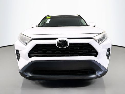 Used 2021 Toyota RAV4 XLE w/ Convenience Package image 11