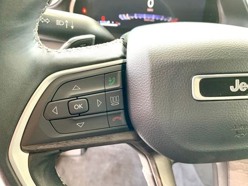 Used 2022 Jeep Grand Cherokee L Limited AWD/4WD image 37