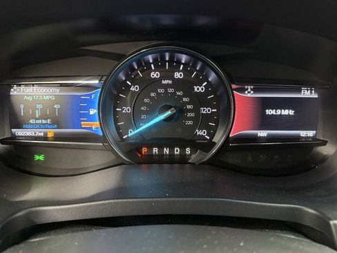 Used 2017 Ford Explorer XLT w/ Equipment Group 201A image 27