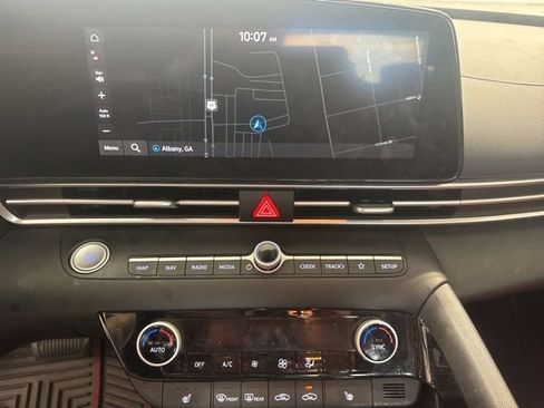 Used 2023 Hyundai Elantra SEL w/ Convenience Package FWD image 16