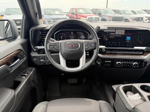 Used 2023 GMC Sierra 1500 Elevation AWD/4WD image 12