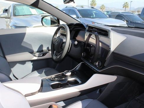 Certified 2023 Lexus RZ 450e Premium image 5