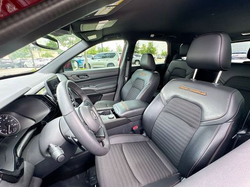 Used 2025 Nissan Pathfinder Rock Creek AWD/4WD image 10
