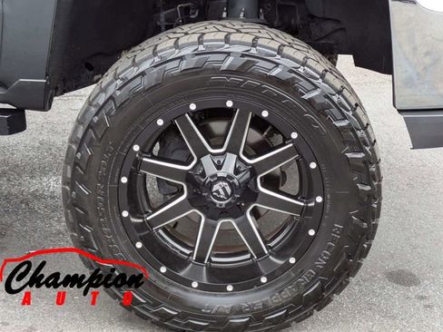 Used 2018 Chevrolet Silverado 1500 LT AWD/4WD image 11