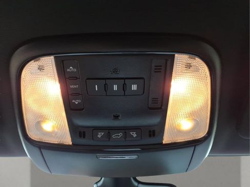 Used 2025 Dodge Durango GT AWD/4WD image 25