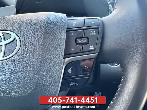 Used 2025 Toyota Camry SE FWD image 34