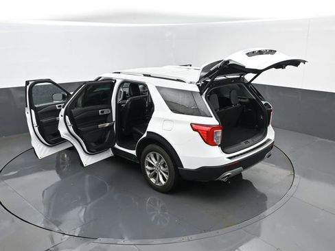 Used 2023 Ford Explorer Limited w/ Equipment Group 301A AWD/4WD image 30