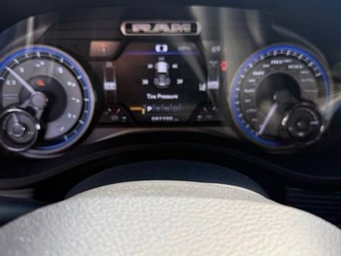 Used 2019 RAM 1500 Limited AWD/4WD image 11