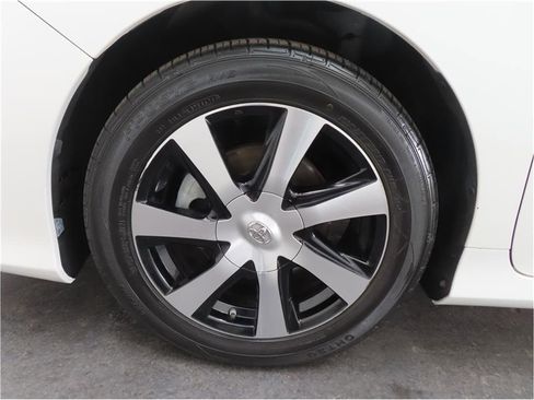 Used 2017 Toyota Mirai image 26