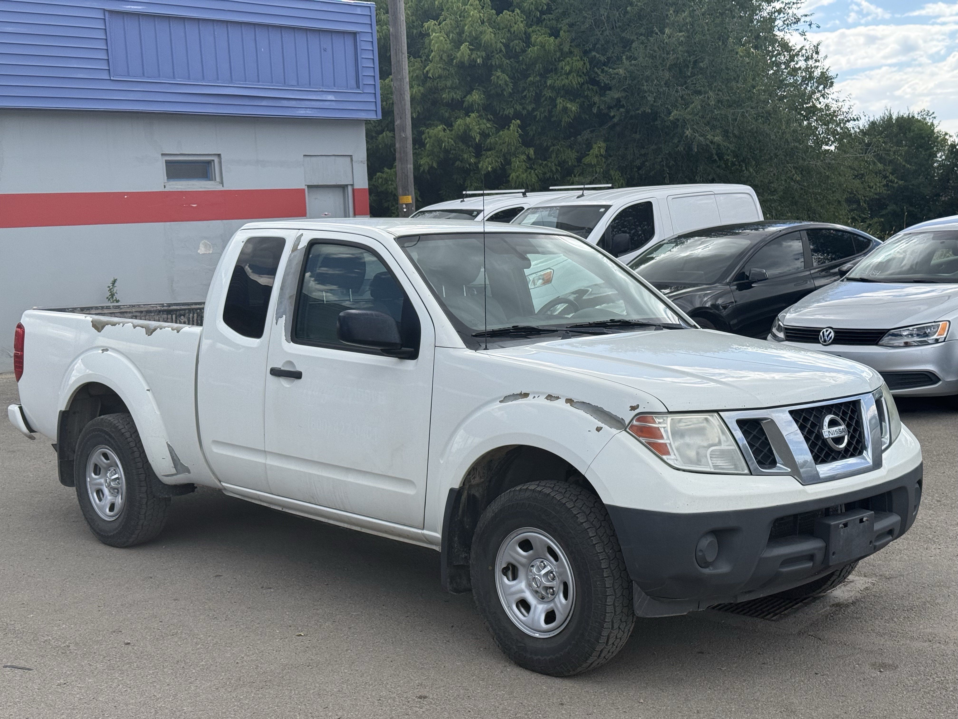 Used 2018 Nissan Frontier S RWD image 2