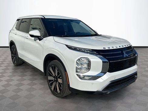 New 2026 Mitsubishi Outlander SE image 3