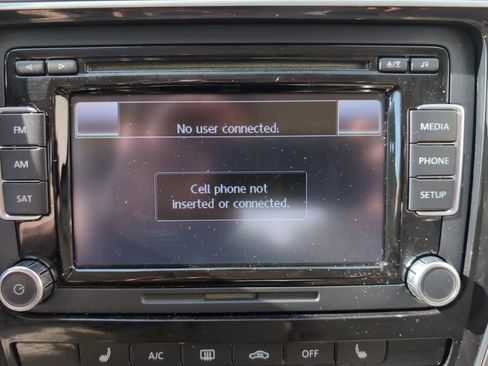 Used 2014 Volkswagen Passat 1.8T SE FWD image 26