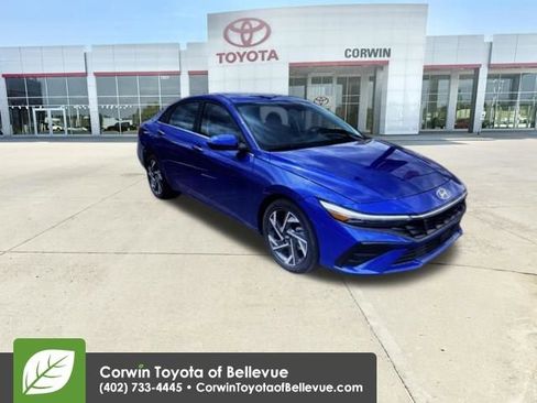 Used 2025 Hyundai Elantra SEL FWD image 16