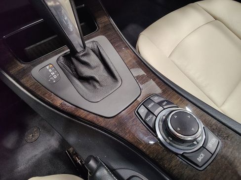 Used 2011 BMW 328i Convertible image 30