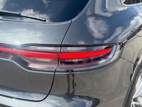 Used 2023 Porsche Macan image 25