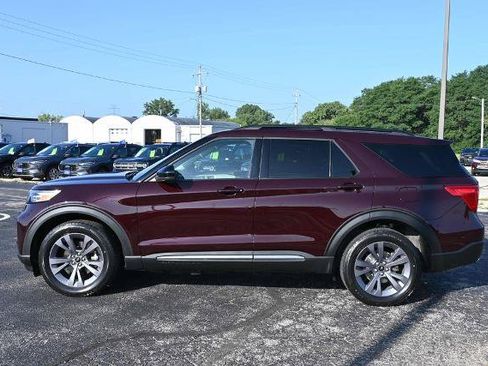 Certified 2023 Ford Explorer XLT w/ Equipment Group 202A AWD/4WD image 4