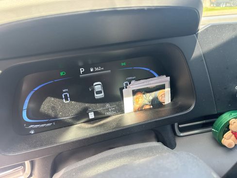 Used 2024 Hyundai Elantra SE image 8