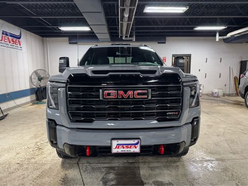 Certified 2025 GMC Sierra 3500 AT4 image 2