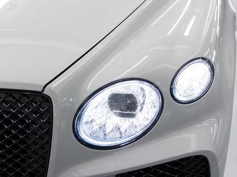 Used 2022 Bentley Bentayga AWD/4WD image 9