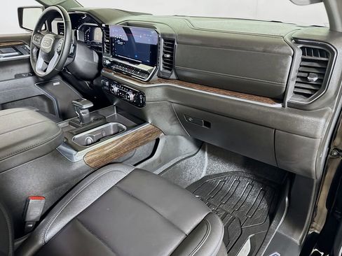 Certified 2025 GMC Sierra 1500 Elevation w/ Elevation Premium Package AWD/4WD image 29