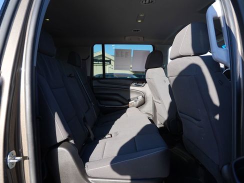 Used 2016 Chevrolet Suburban LS image 27