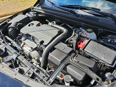 Used 2021 Chevrolet Malibu LT image 28