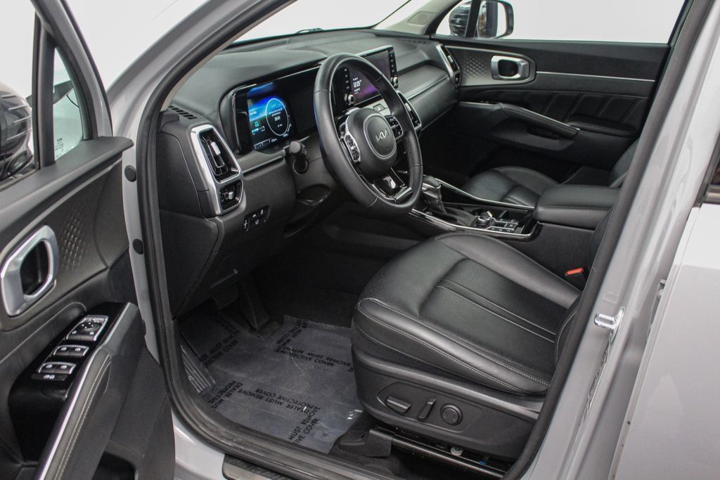 Used 2023 Kia Sorento SX AWD/4WD image 11