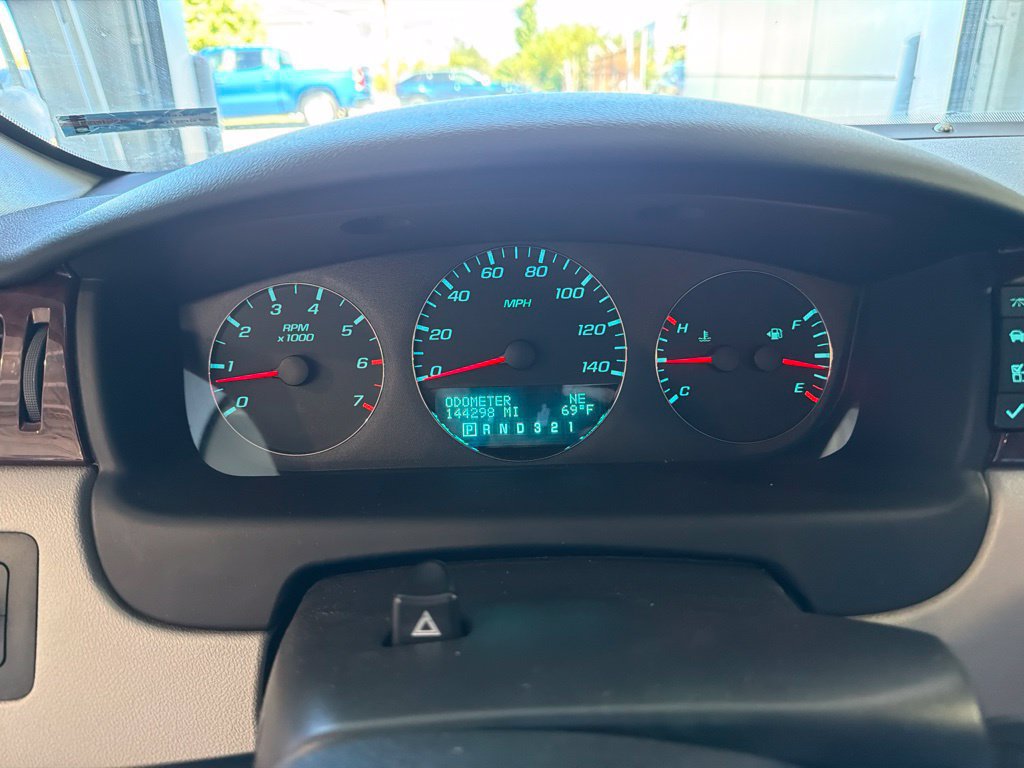 Used 2011 Chevrolet Impala LT FWD image 8