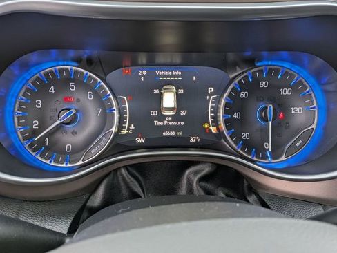 Certified 2018 Chrysler Pacifica Touring-L Plus image 15