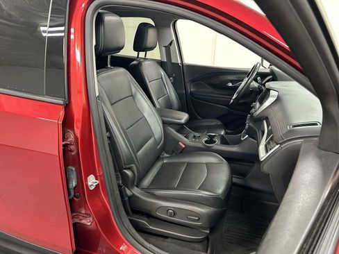 Used 2022 GMC Terrain SLT w/ Infotainment Package II AWD/4WD image 24