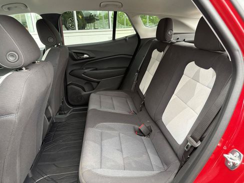 Used 2026 Chevrolet Trax LS w/ LS Convenience Package FWD image 32