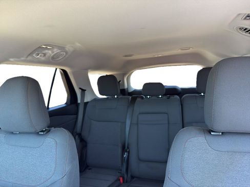 Used 2025 Ford Explorer Active AWD/4WD image 11