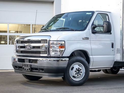New 2027 Ford E-350 and Econoline 350 Super Duty w/ Power Equipment Group RWD image 4