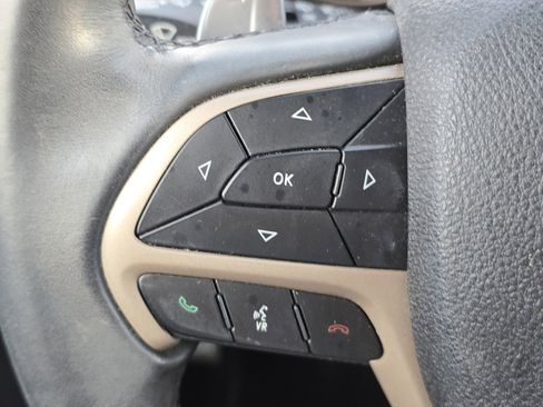 Used 2017 Jeep Grand Cherokee Laredo w/ Quick Order Package 23E image 18