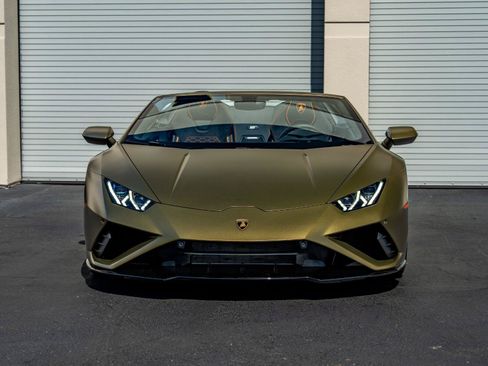 Used 2023 Lamborghini Huracan EVO RWD image 2