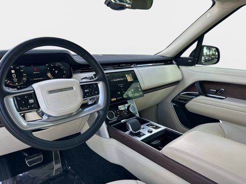 Used 2023 Land Rover Range Rover Long Wheelbase SE image 16