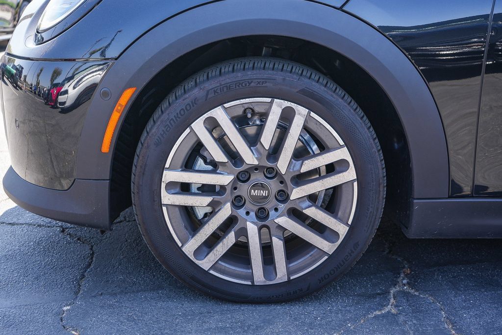 Used 2026 MINI Cooper 4-Door Hardtop FWD image 12