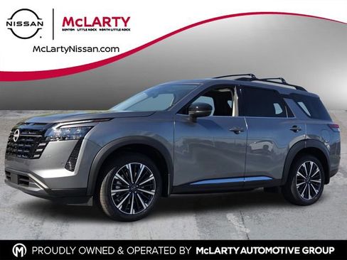 New 2026 Nissan Pathfinder Platinum FWD image 1